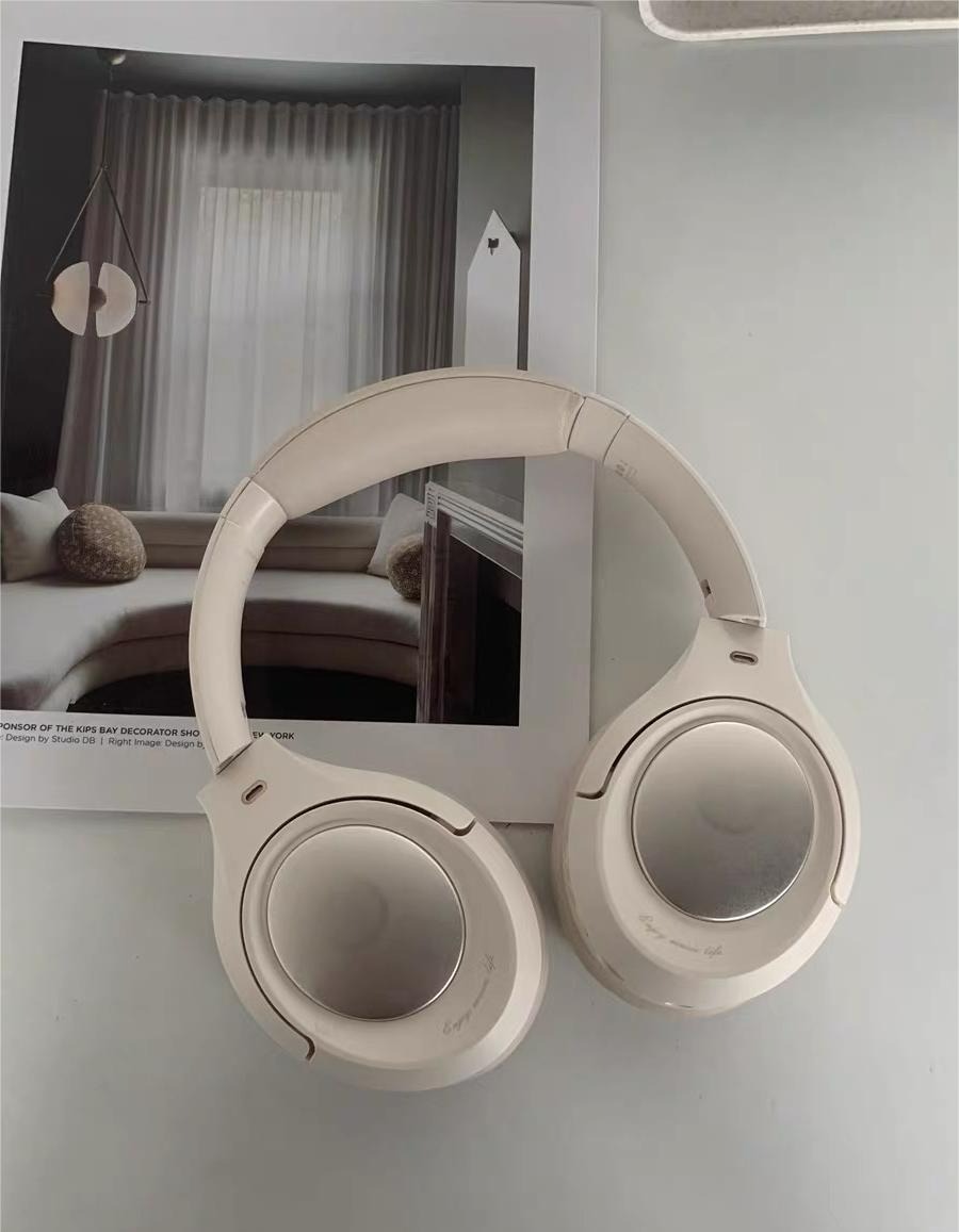 戴上耳机🎧 让耳朵爱上有声世界🌺