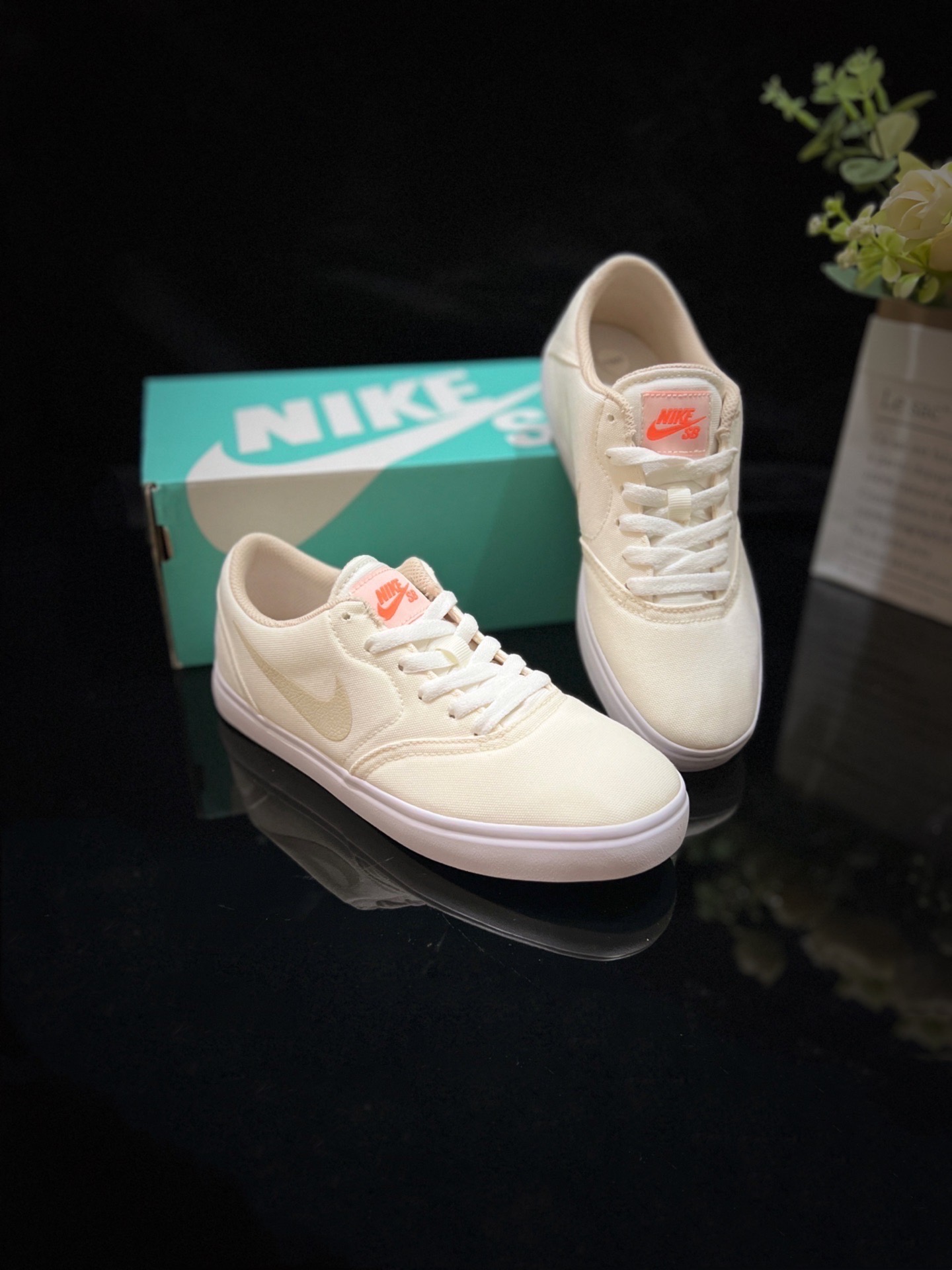 入了一款超棒的鞋子👟，Nike SB Check休闲鞋