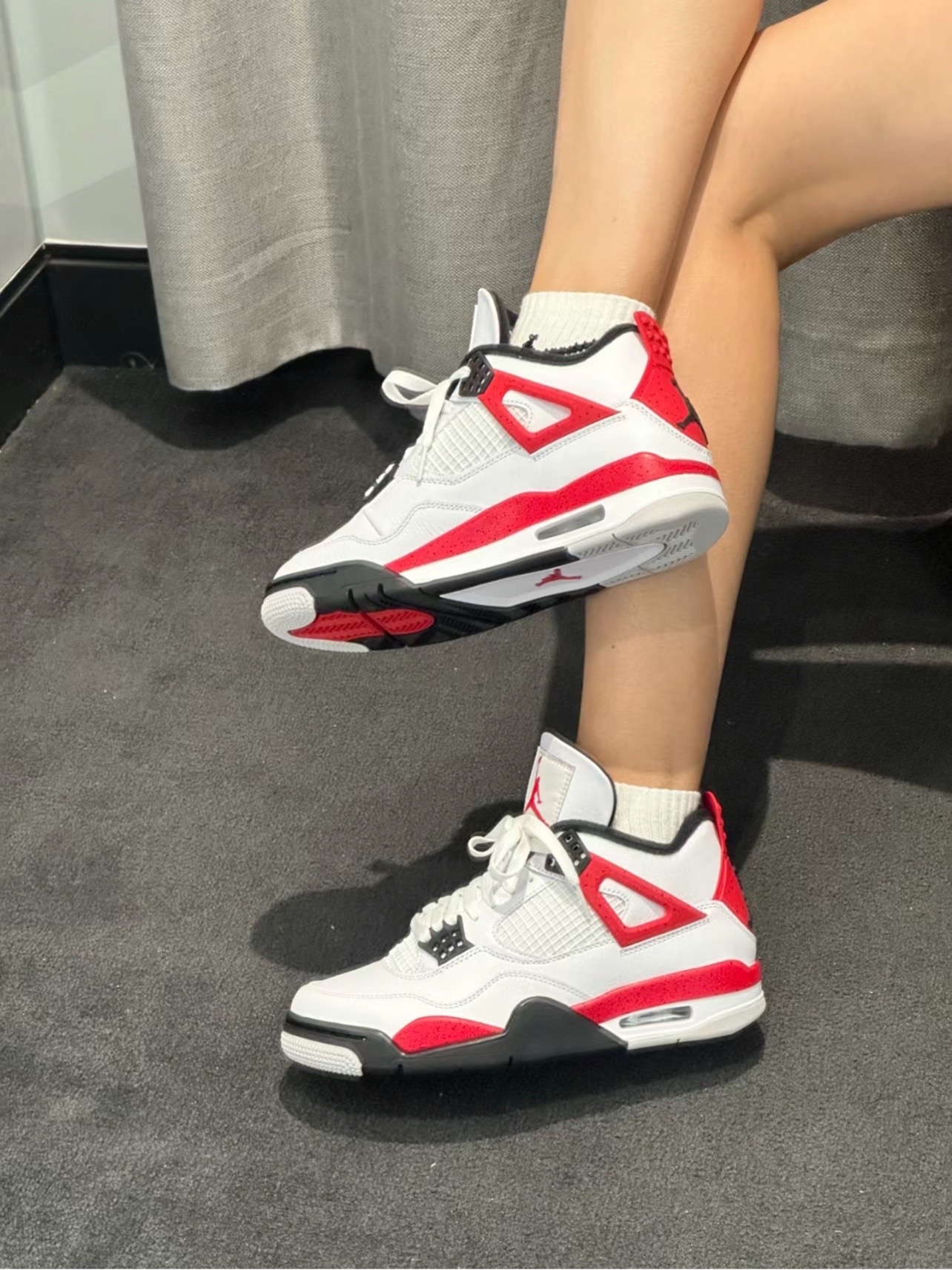 炙手可热，再塑火焰红｜AIR JORDAN 4