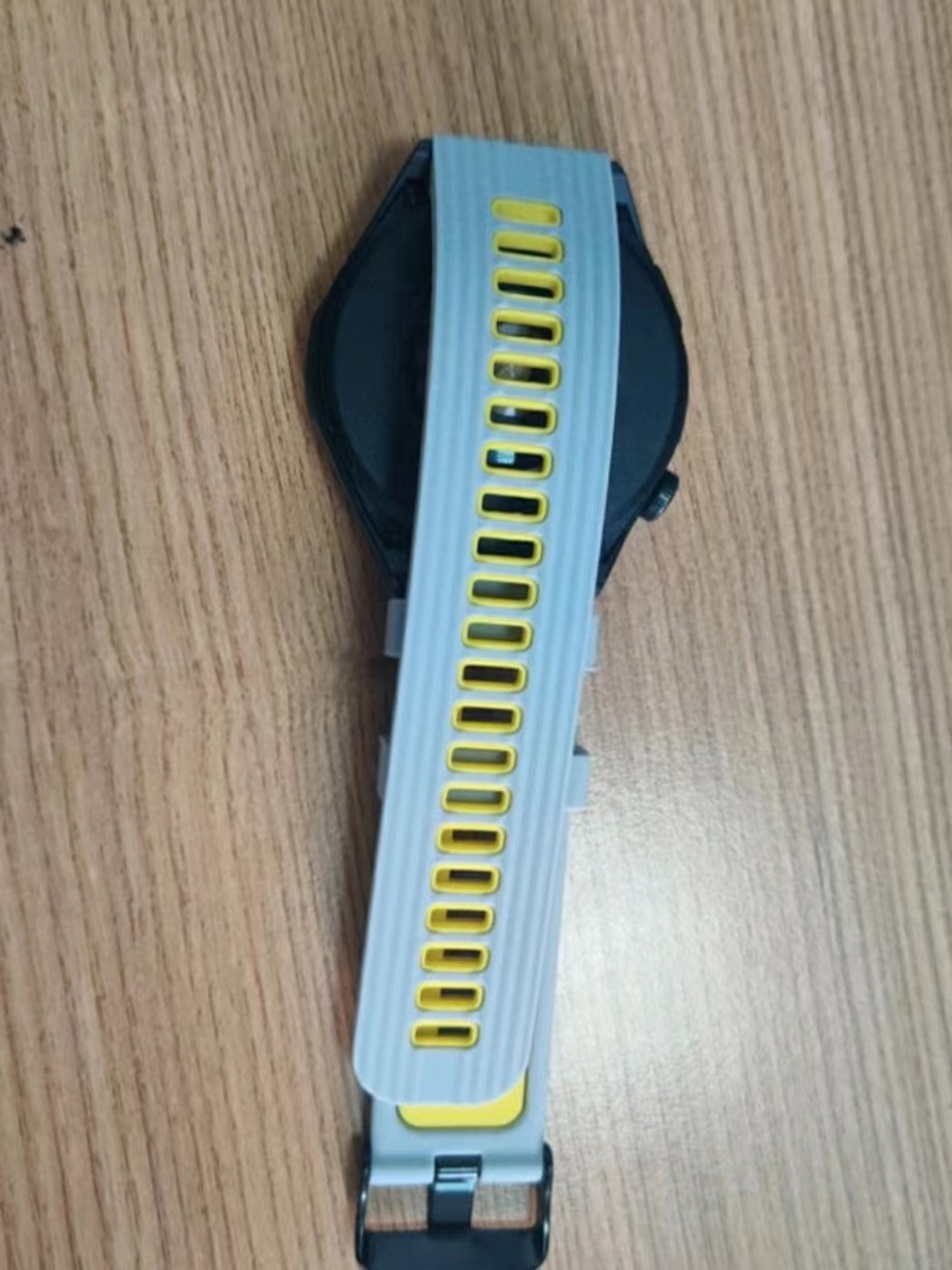 戴上很舒服的华为表带