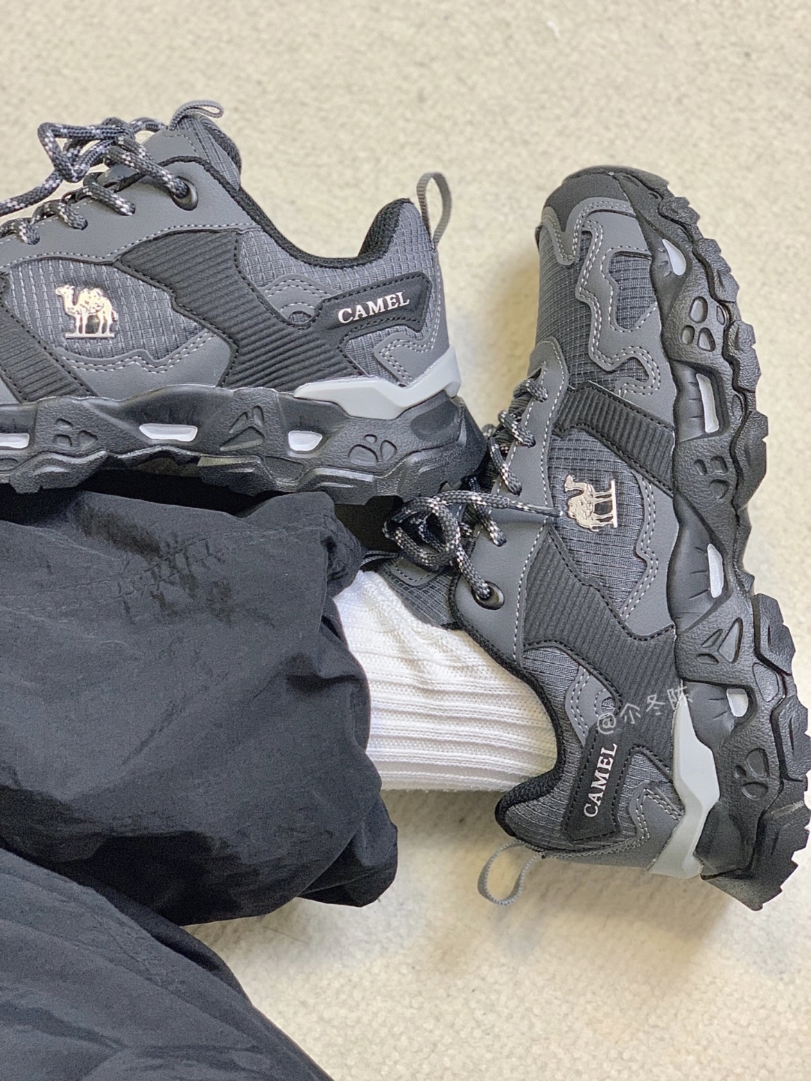 是谁家登山鞋这么好看！原来是国货骆驼的！