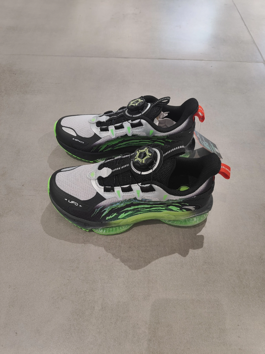 找到了一双满分💯的宇宙跑鞋👟