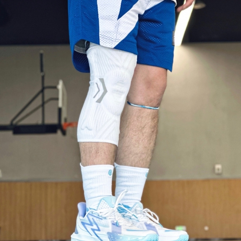 💥对于经常打篮球的人来说，护膝真的蛮重要！