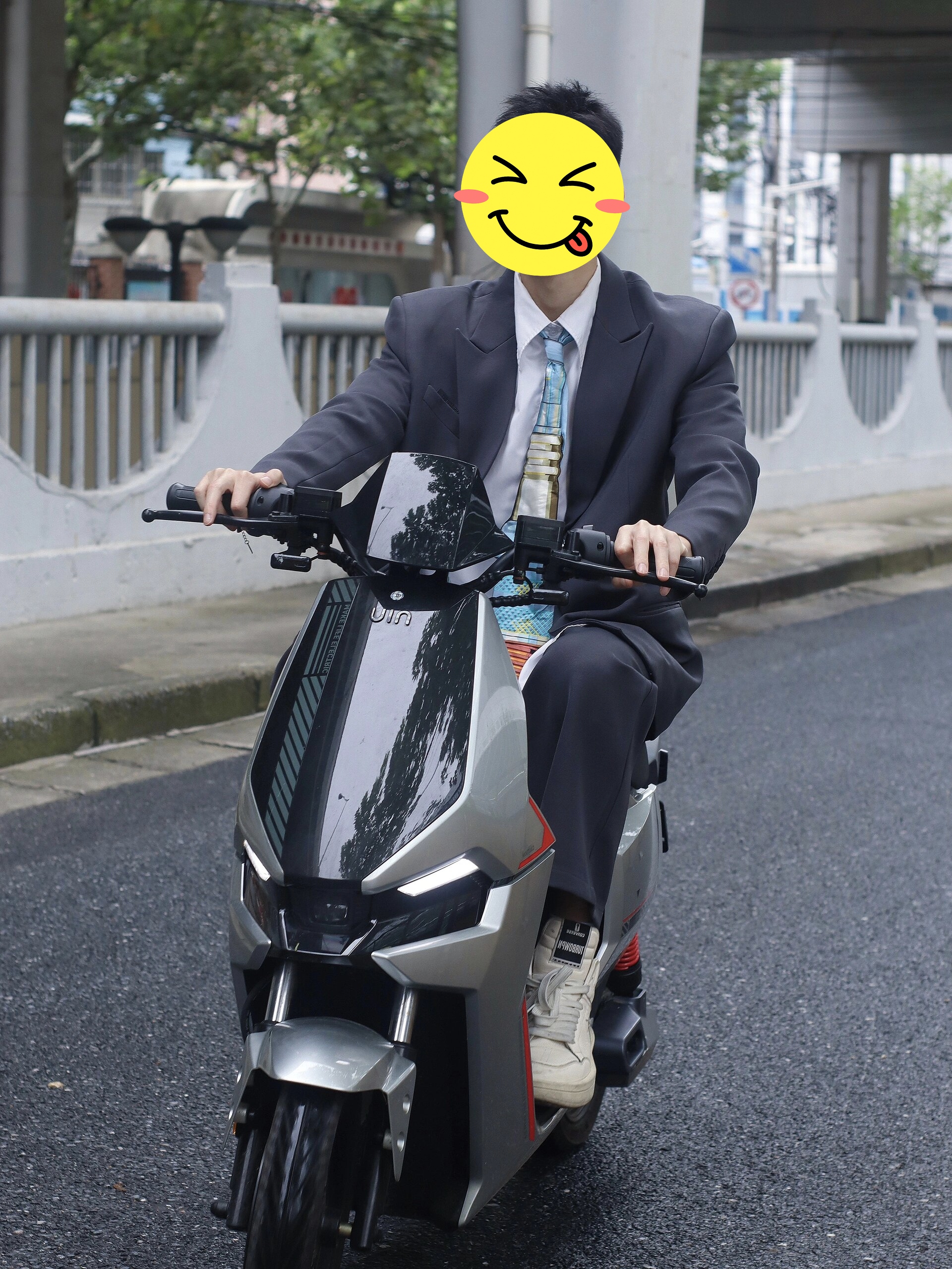 来看看「F400T」🛵出街即大片❗️