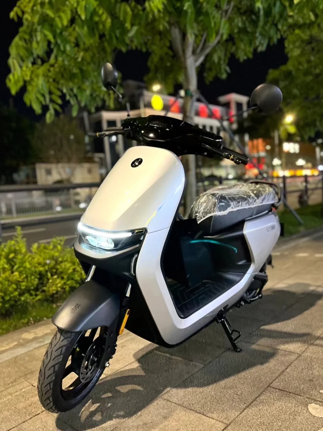 让这辆摩托车成为你展现个性与风采的绝佳方式！✨、