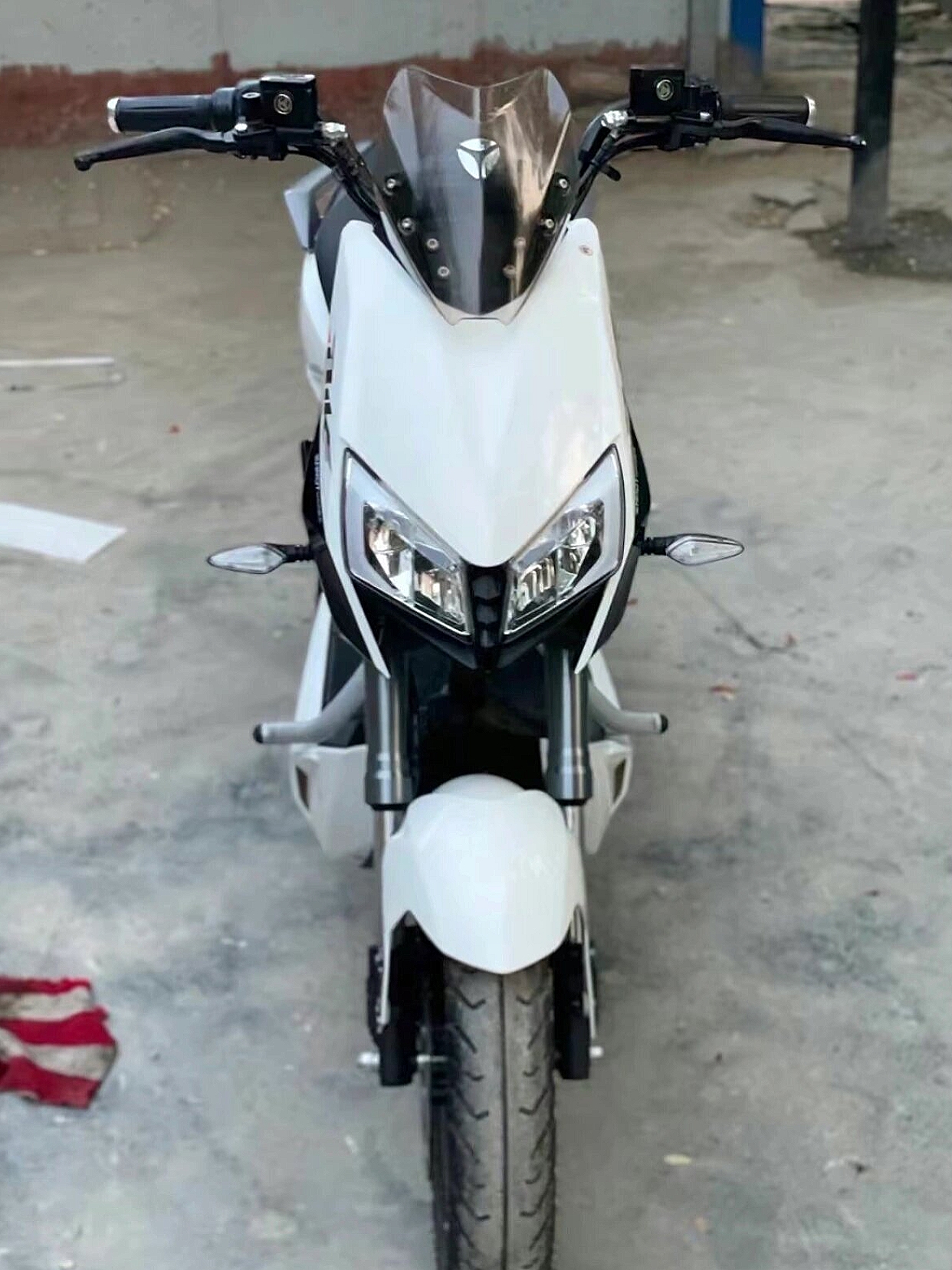 一次充电，你就可以尽情翱翔于城市街头了！