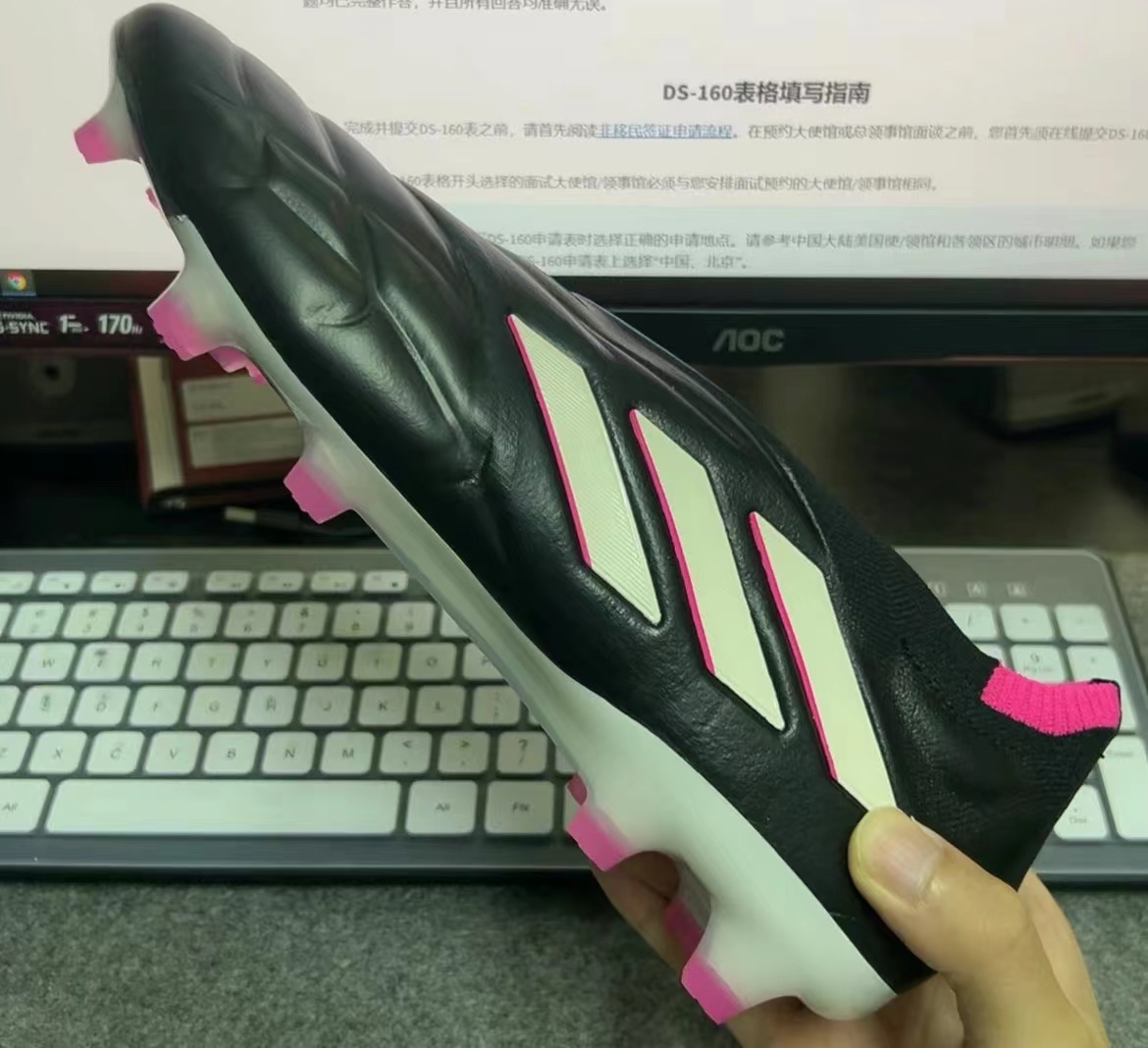 实力颜值并存，这款足球鞋很是推荐