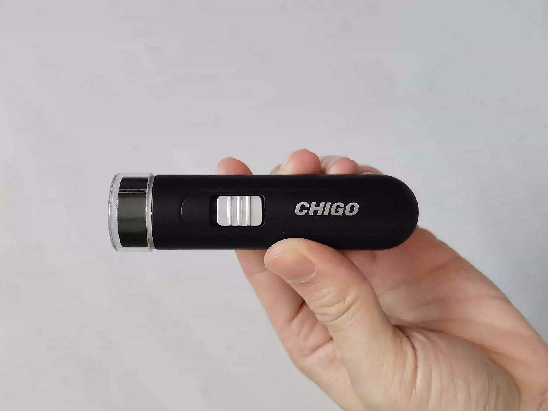 🪒 志高电动剃须刀，绝对是男士们的必备利器！