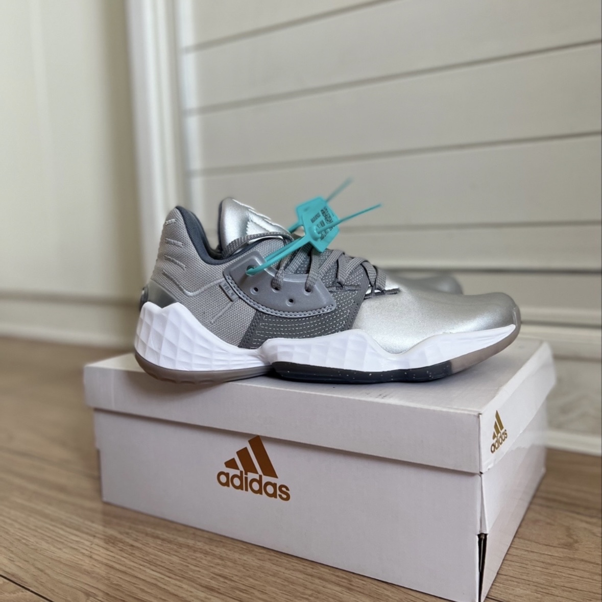 哈登4“银灰”