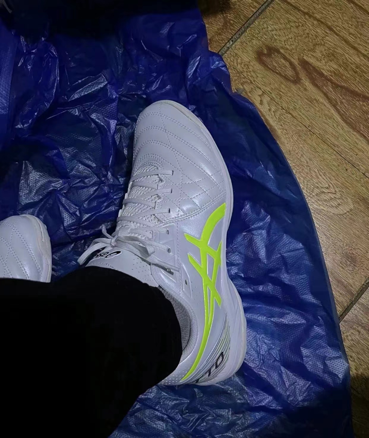 很专业的一款足球鞋，很值得推荐