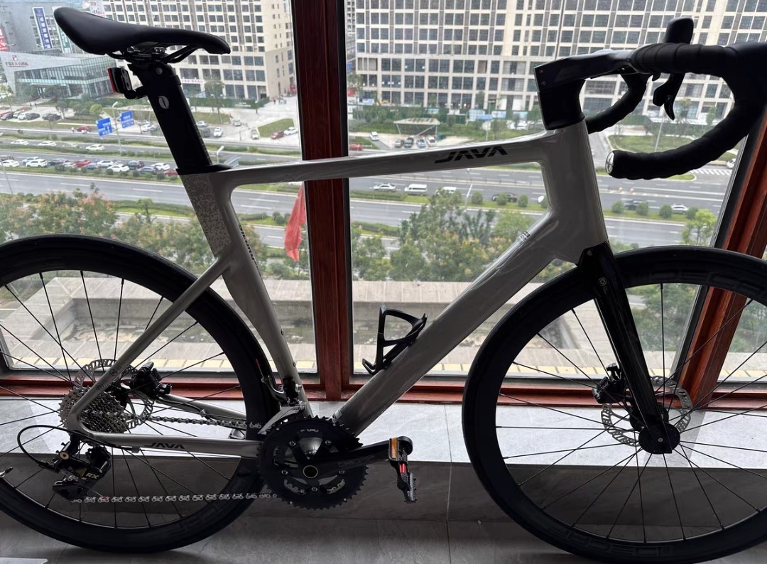 轻盈高效，畅行公路——JAVA SILURO 鱼雷6 禧玛诺3000 碳纤维 24速 公路车体验分享