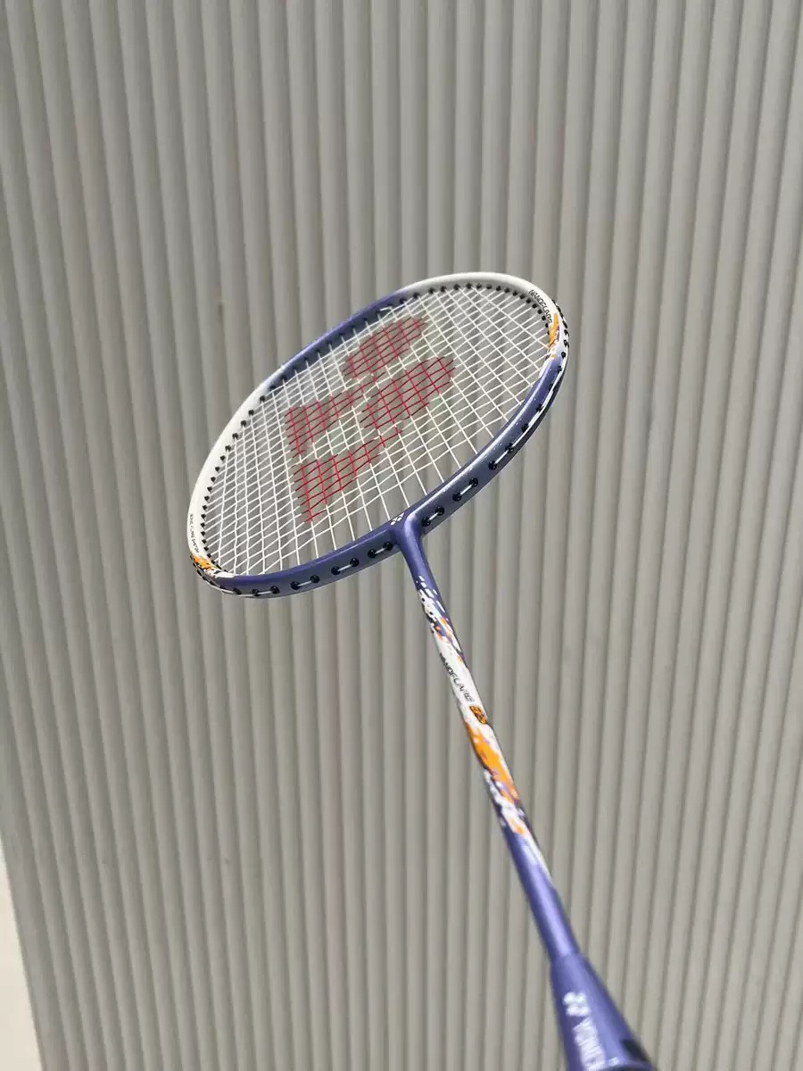 尤尼克斯疾光NF-8S羽毛球拍，初学者你值得拥有