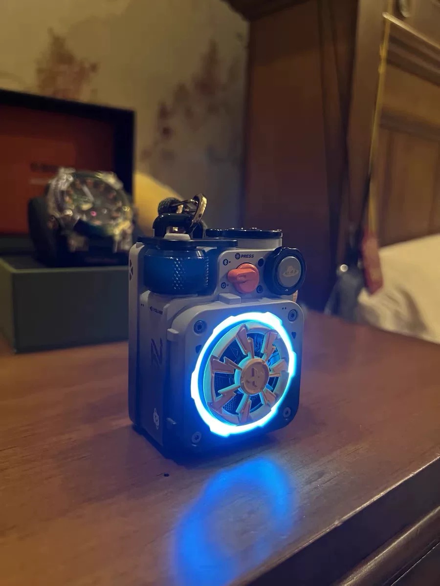 这个小音响也太酷了吧！！