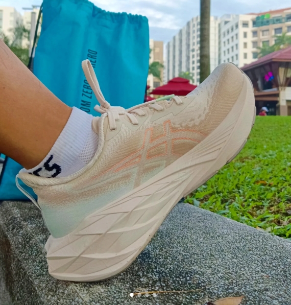 浅浅测评一下Asics Novablast 4