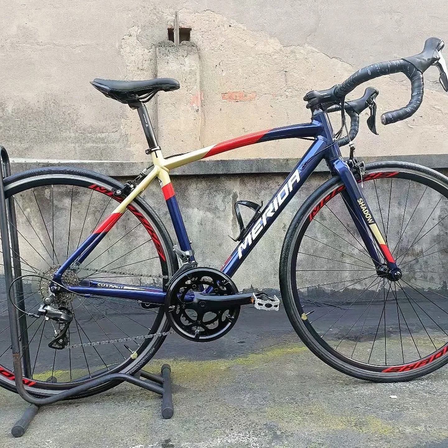 带你领略美利达幻影2 16速公路自行车的越野风采！💨🚴‍♀️ ✨ 