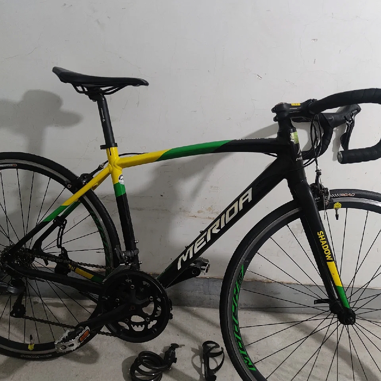 不用犹豫了，美利达幻影2 16速公路自行车正是你的最佳选择！💪🚴‍♂️