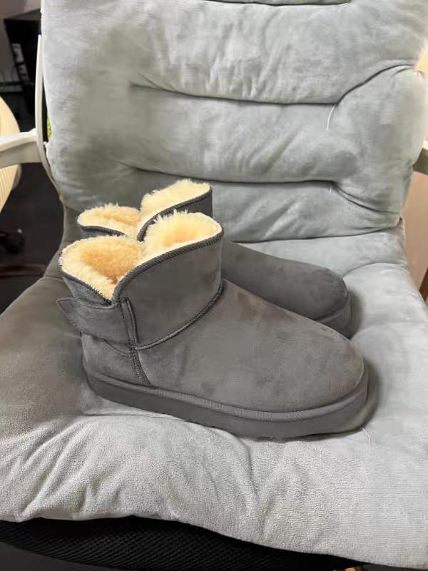 怎么穿也不会脏的石墨灰雪地靴！暖哭了！