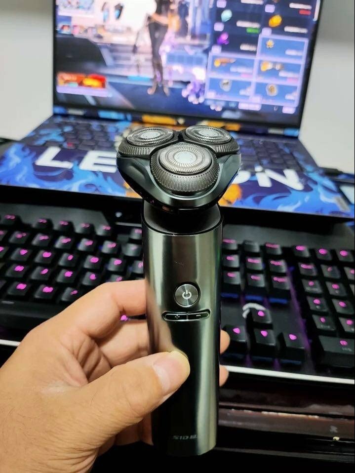 给父亲的礼物，端午回家给他换上超人三头剃须刀
