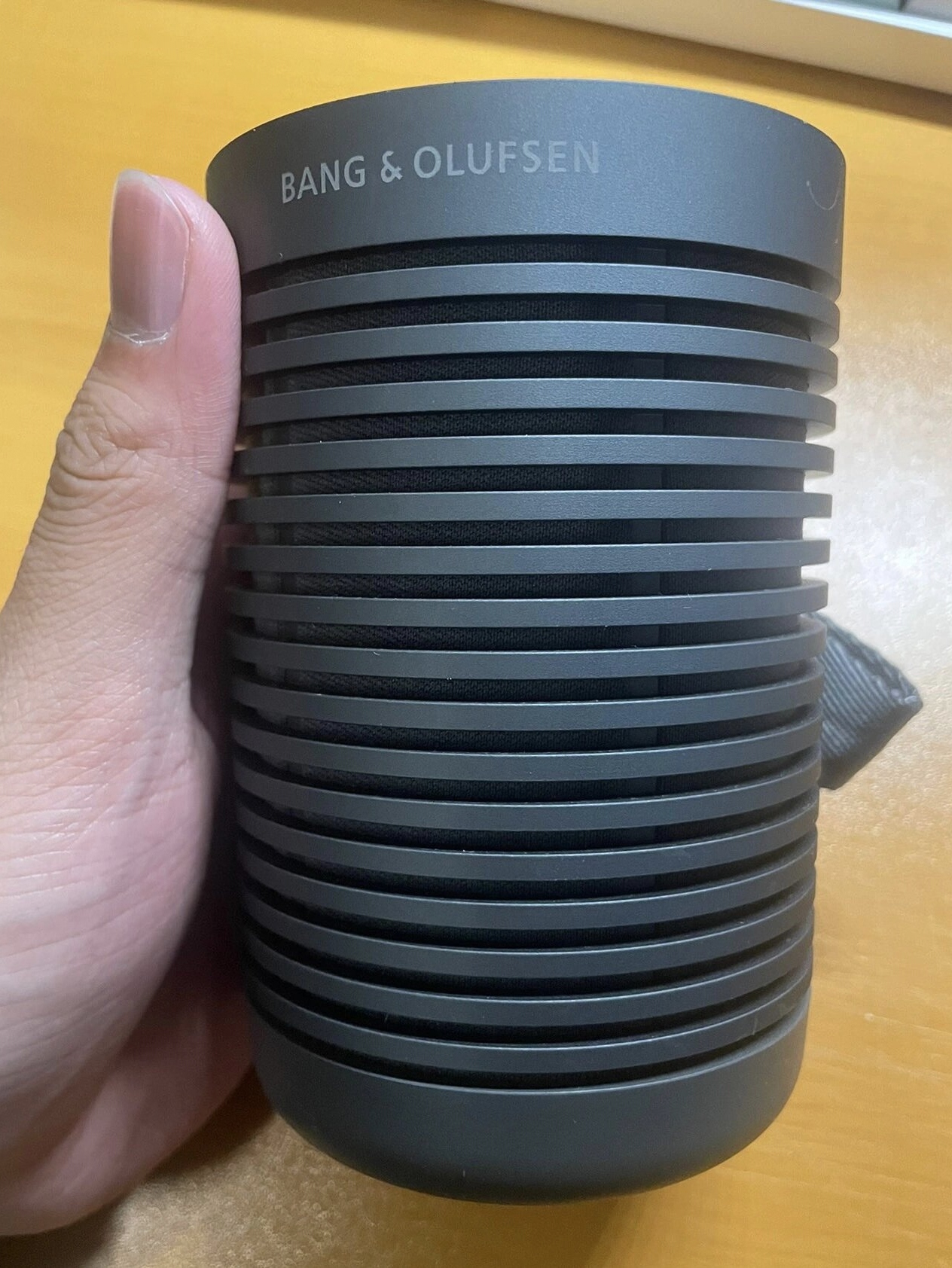 浓浓户外露营风，B&O蓝牙音箱