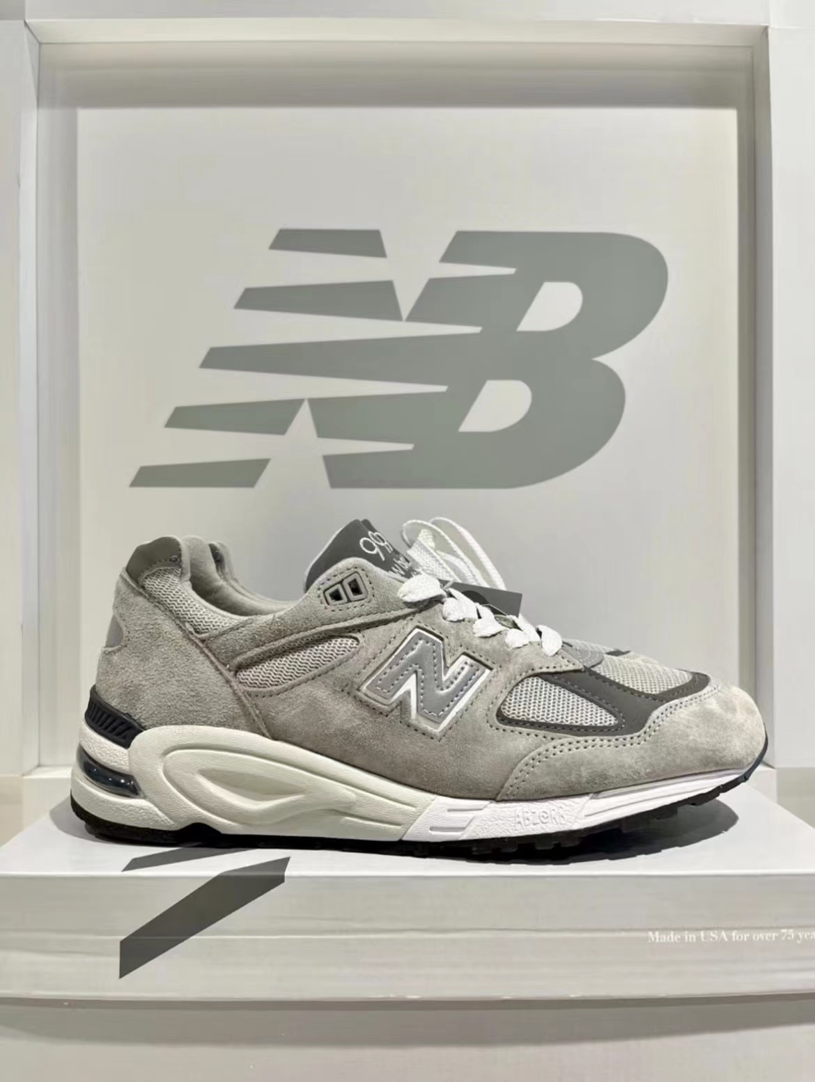 NewBalance990v2自带顺畅流线感