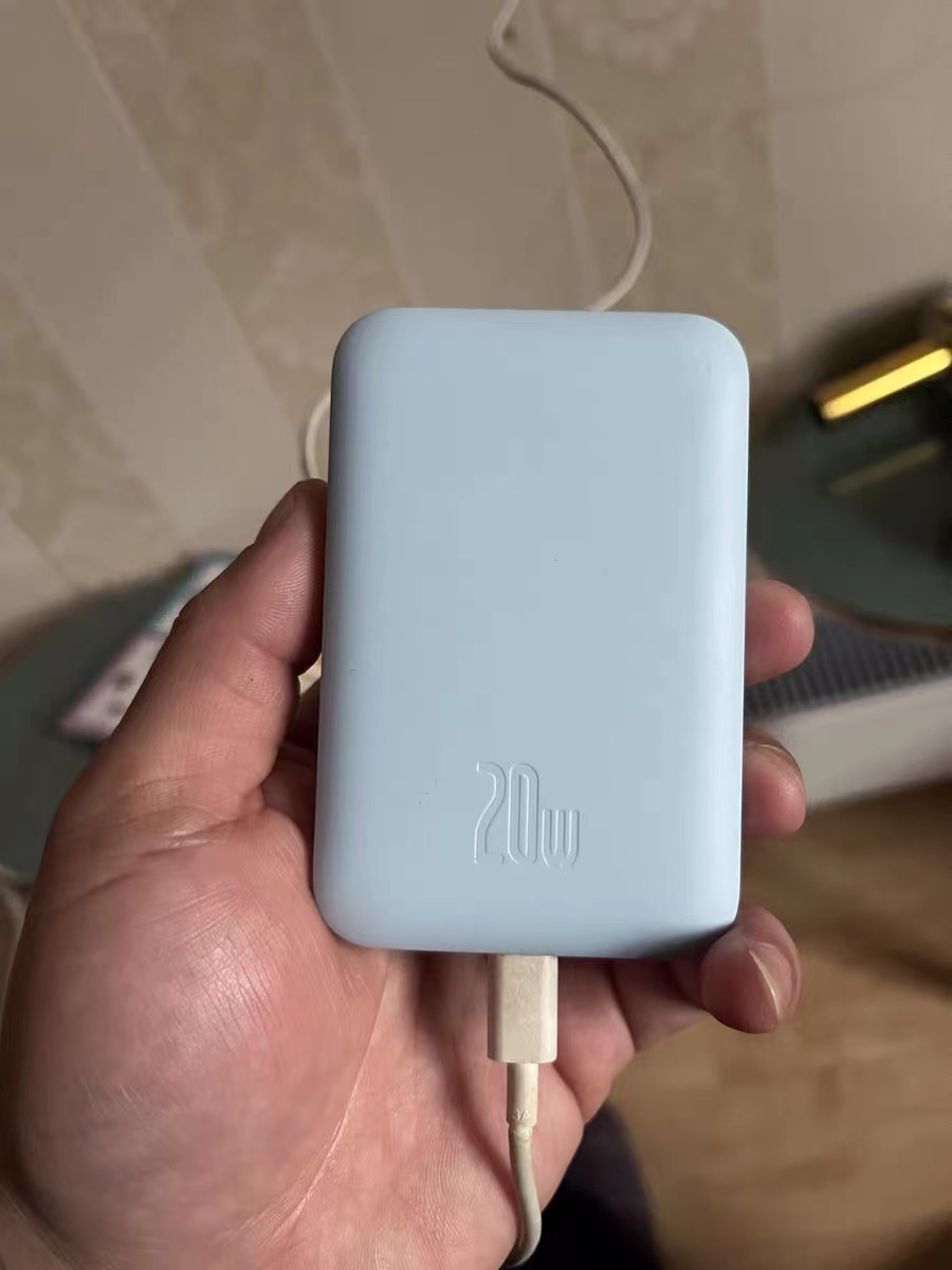 倍思充电宝使用感受