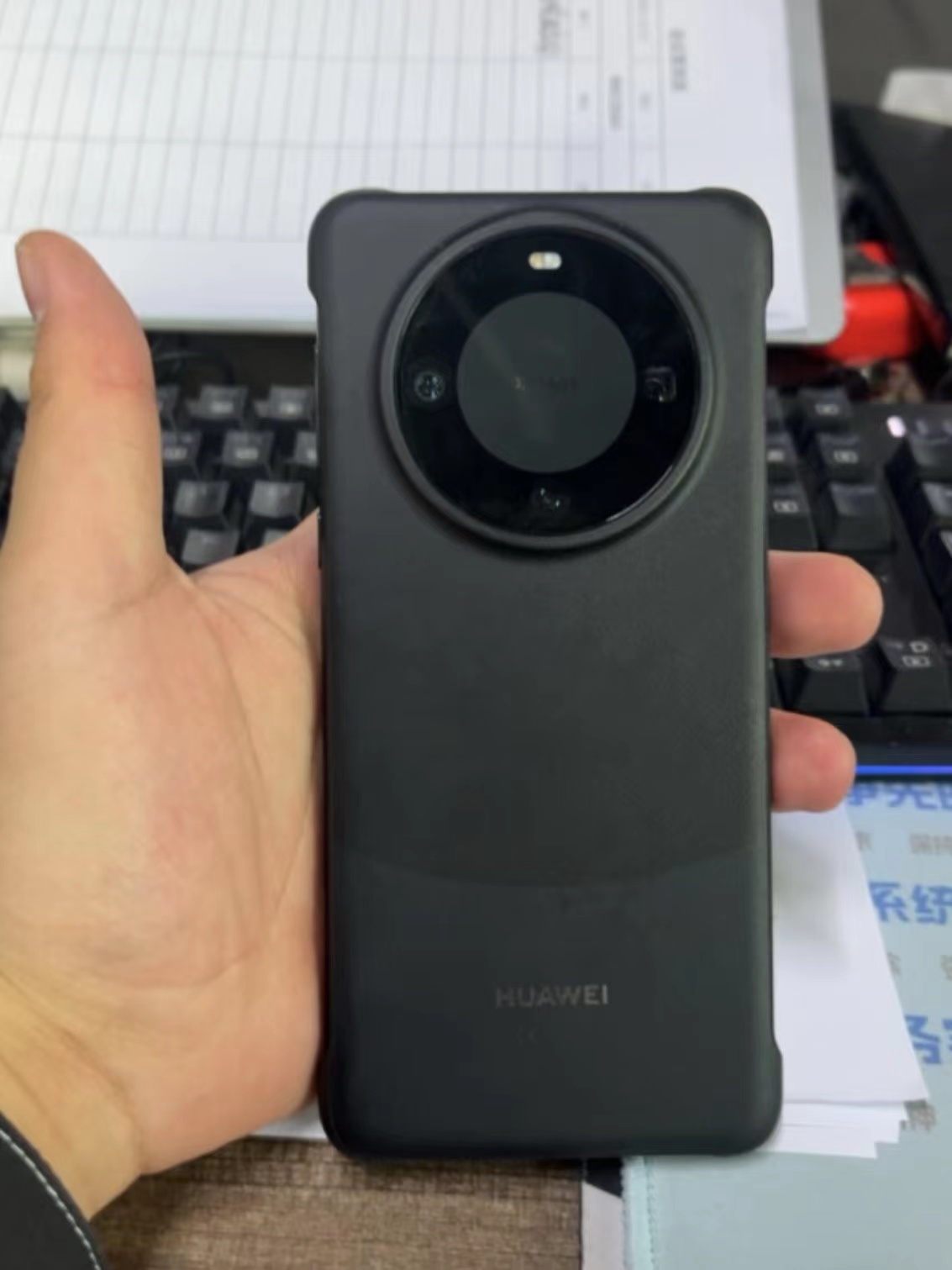 这个mate60pro纯色液态硅胶手感敲舒服~