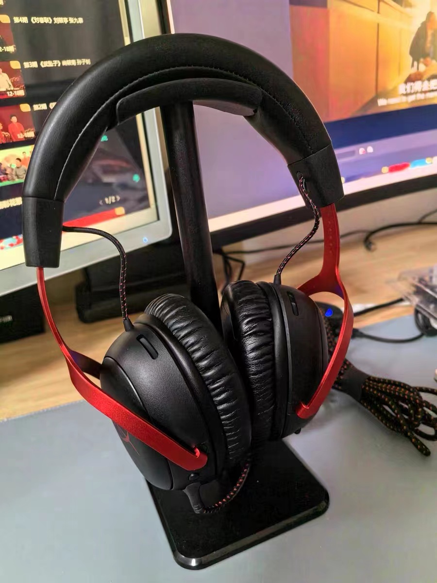 戴上头戴耳机的游戏世界才会出现🎧