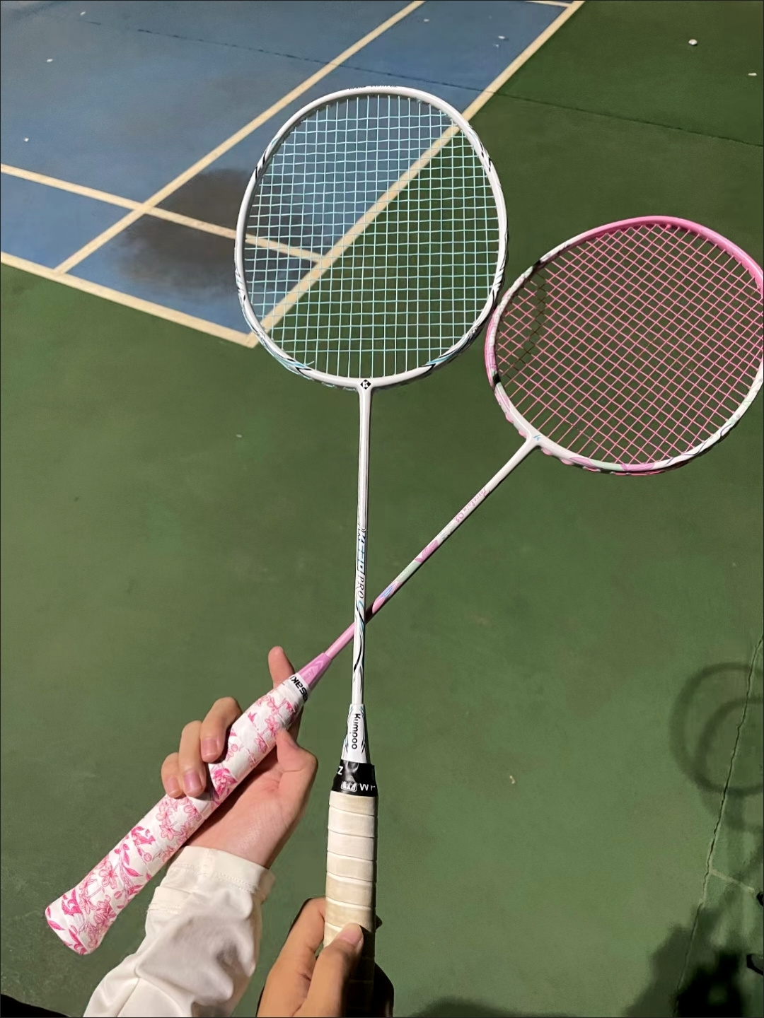 心动的攻守兼备川崎青花瓷Q5羽毛球拍