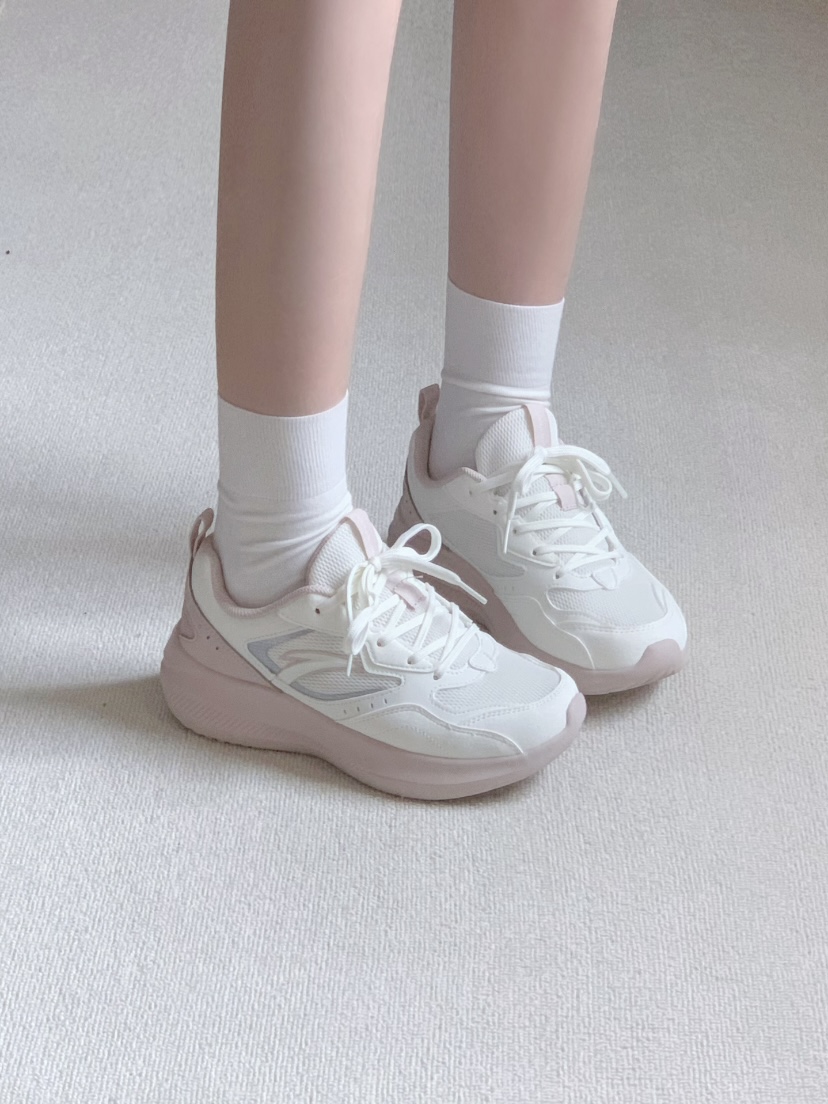 安踏飞梦！这跑鞋也泰有少女感了吧！