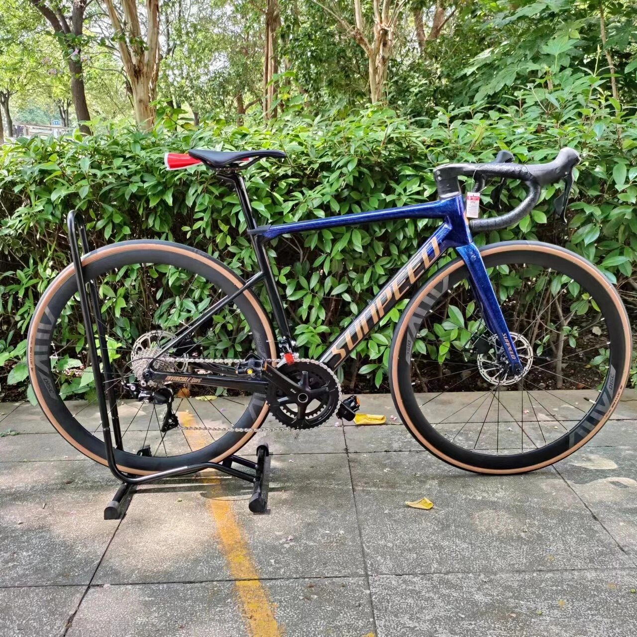 入门碳纤维公路车|速比特invincible