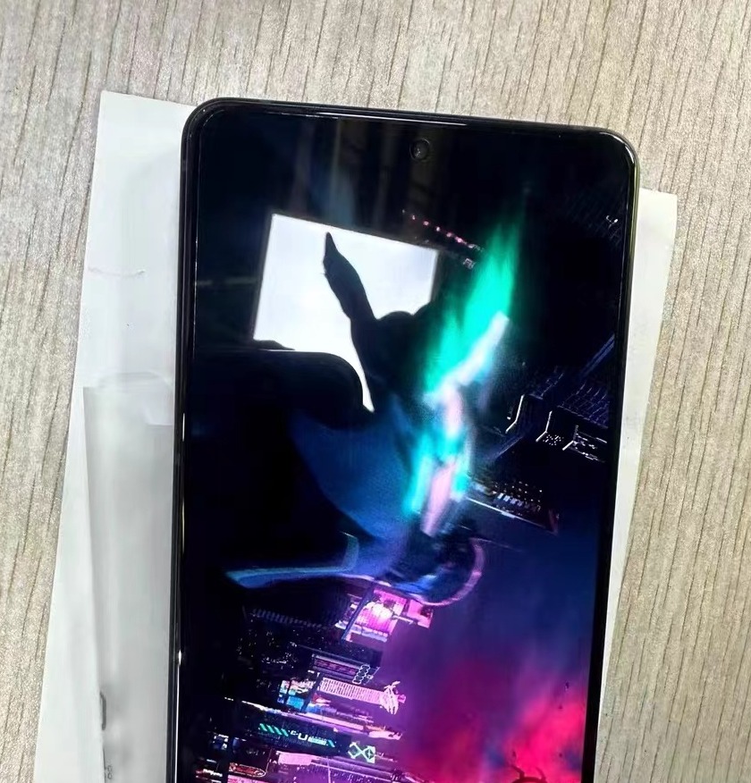 太酷了！ROG游戏手机8Pro
