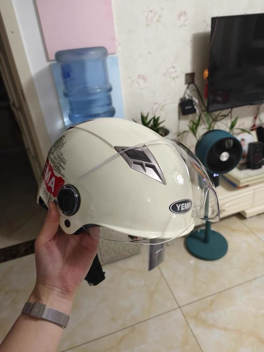 第一次买质感那么好的头盔