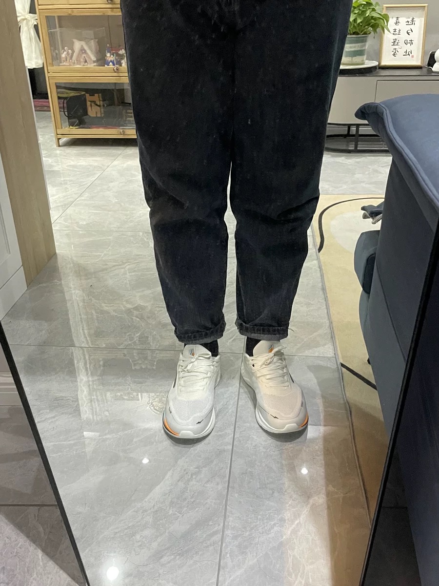 很适合通勤穿的跑鞋