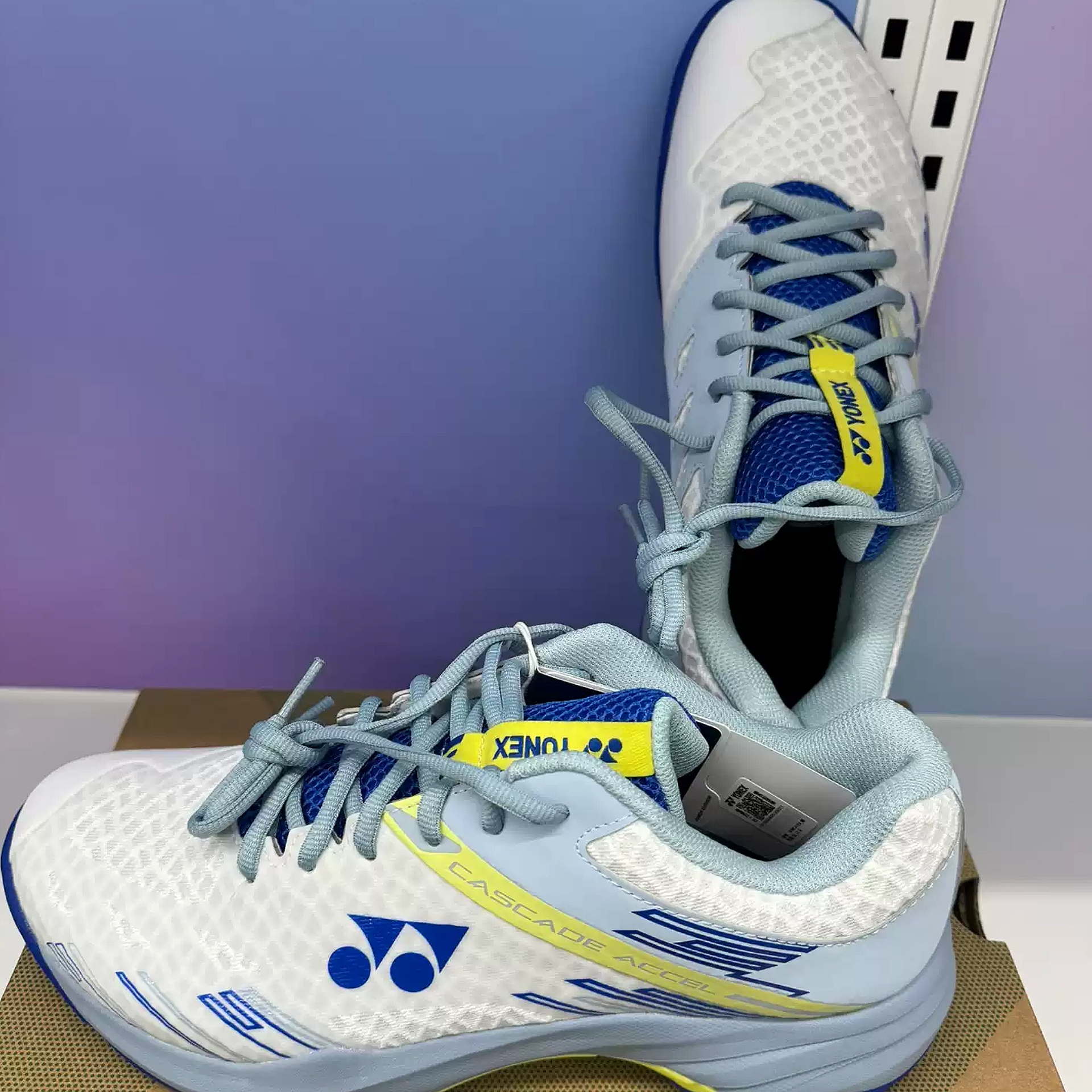 🏸👟球场上的时尚风暴，耐磨减震防滑羽毛球鞋测评！👟🏸