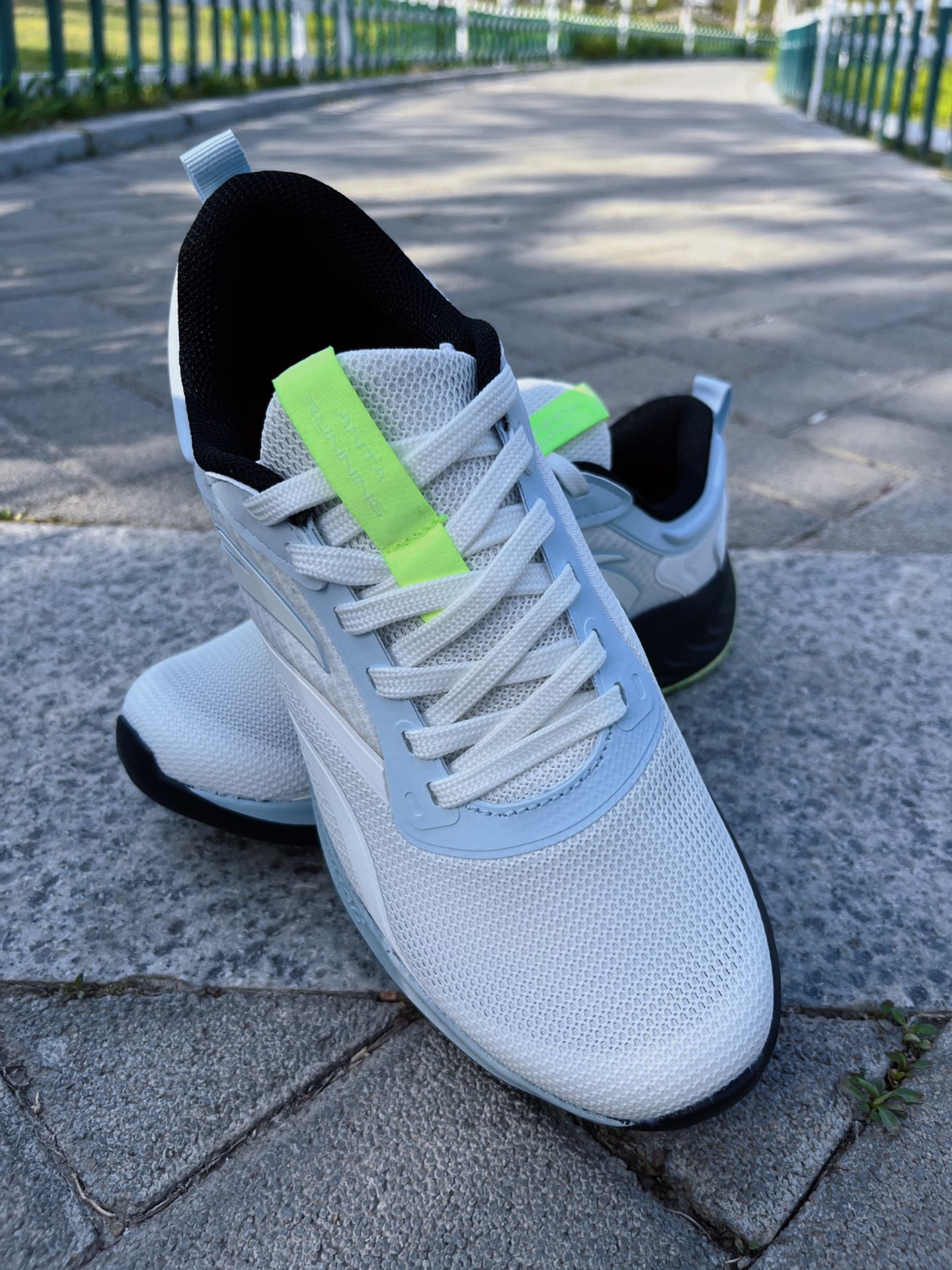 送男友的好鞋｜安踏毒刺SE