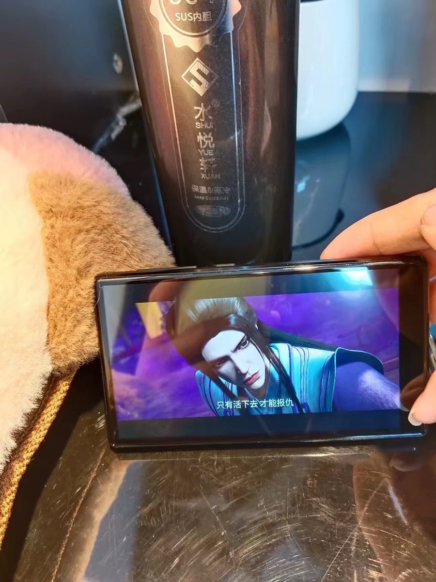 在学校可以横着走的mp4~