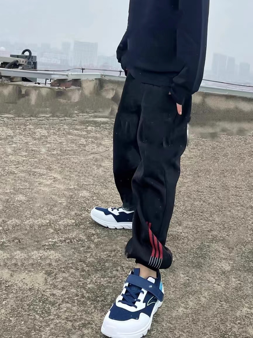嘎嘎舒服 小个子友好的安踏儿童跑步鞋来咯