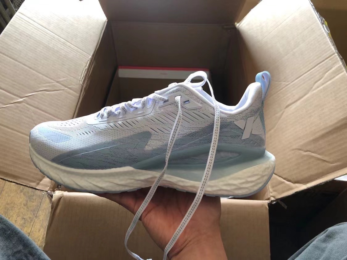 特步这款神仙配色绝了！