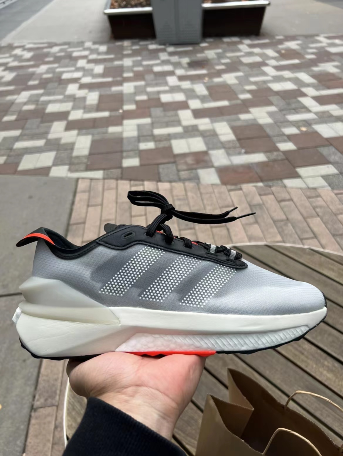 适用轻运动生活的AVRYN SHOES