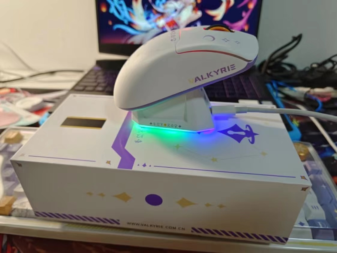 颜值在线的三模鼠标