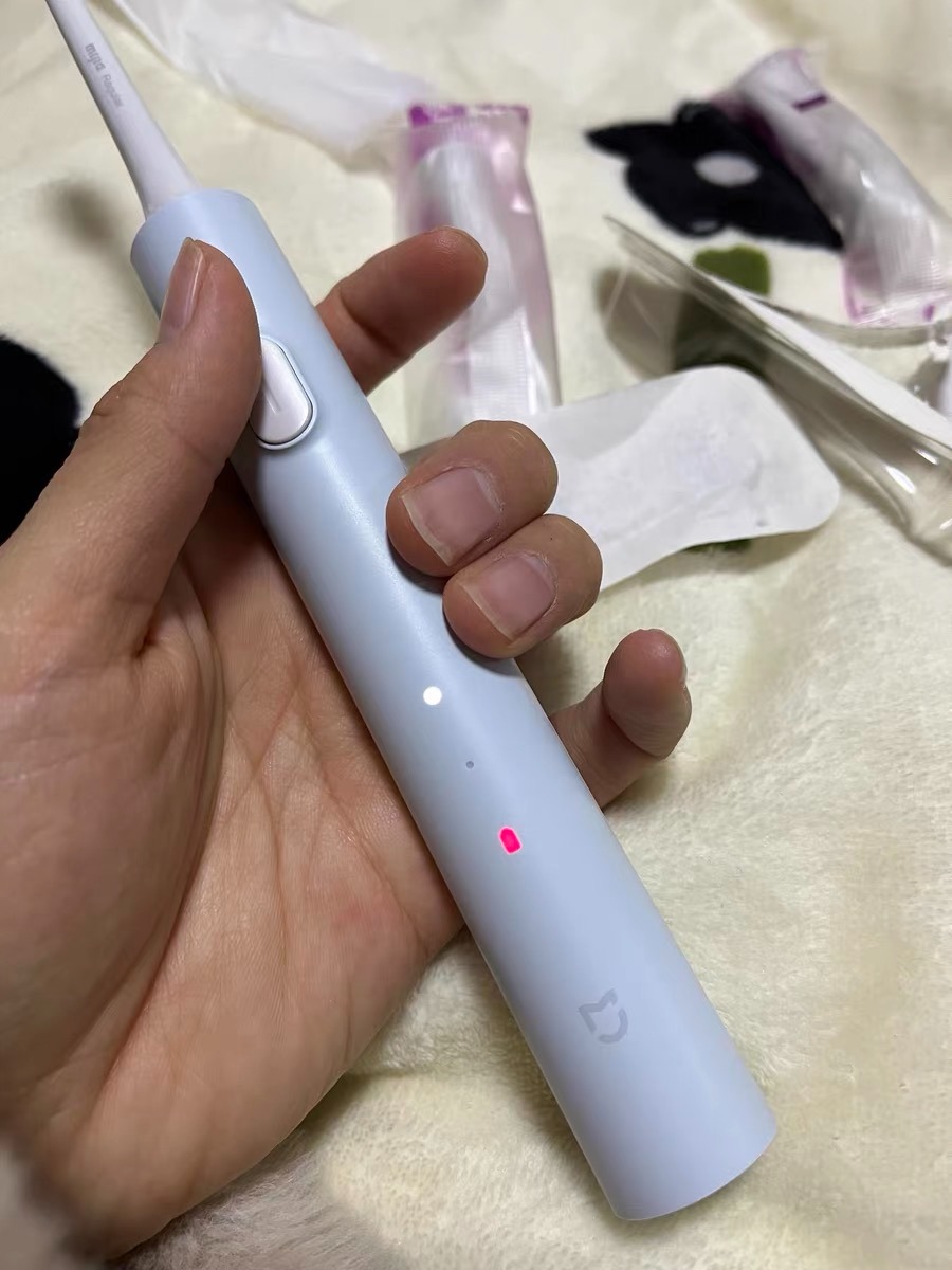 智能电动牙刷，简直就是呵护牙齿的专家！