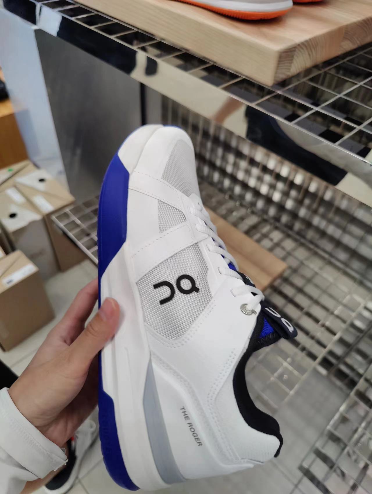昂跑新款网球鞋，好看吗？