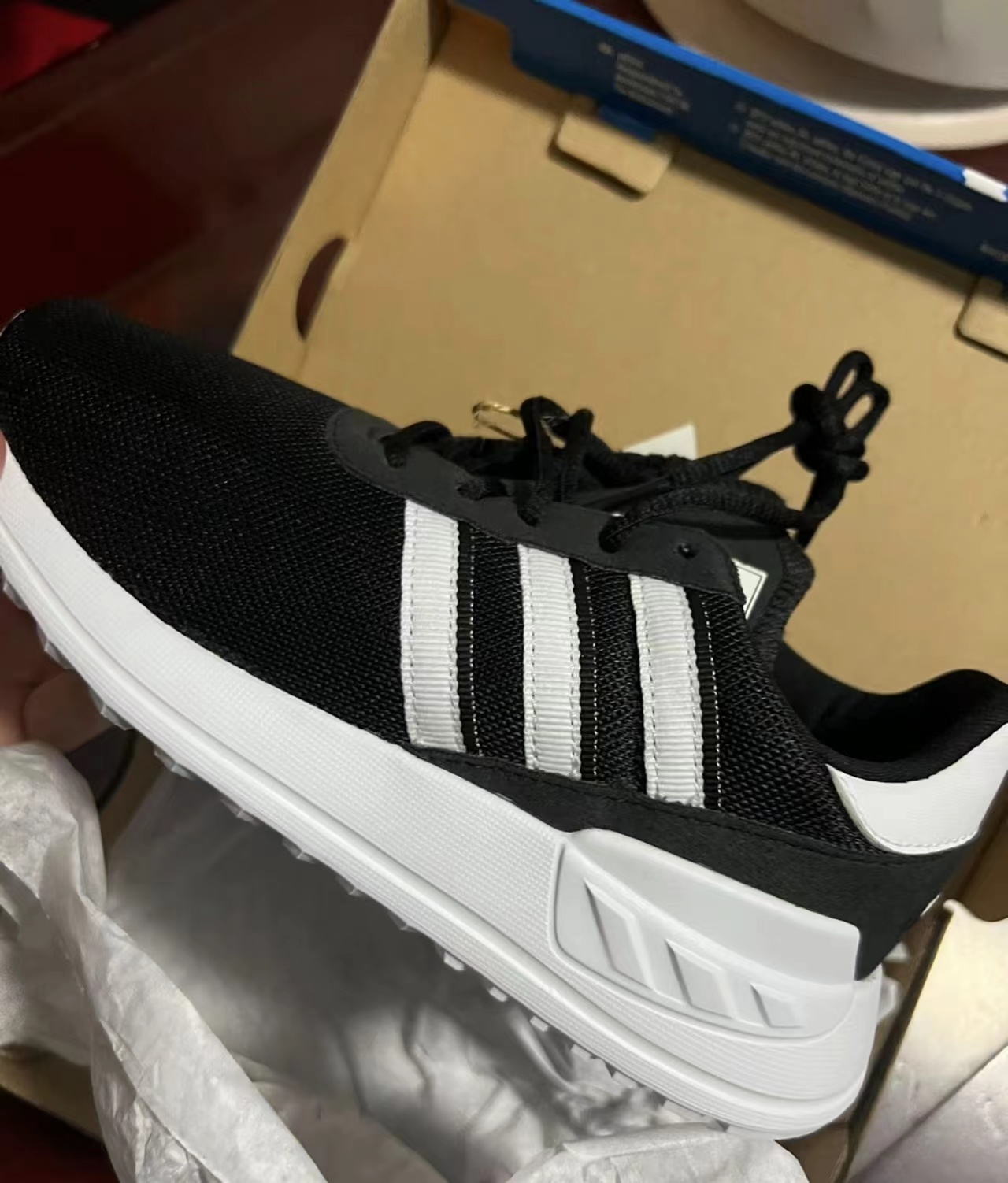 超高颜值的一款阿迪童鞋