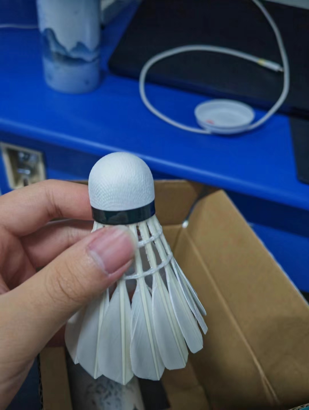 这个羽毛球很可，两小时不变形！