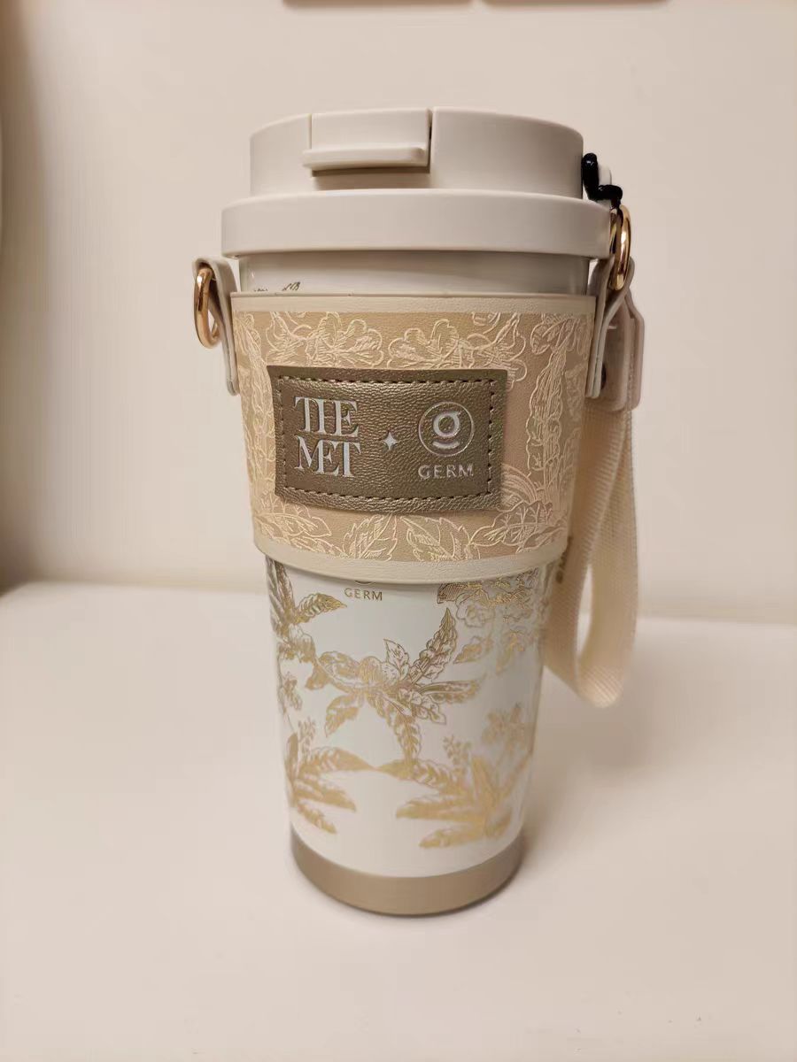 保温效果惊人，8 小时仍烫手