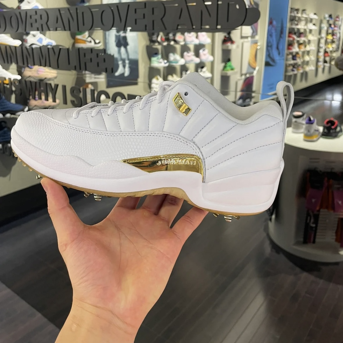 穿上AJ12去打个高尔夫吧🏌️🏌️