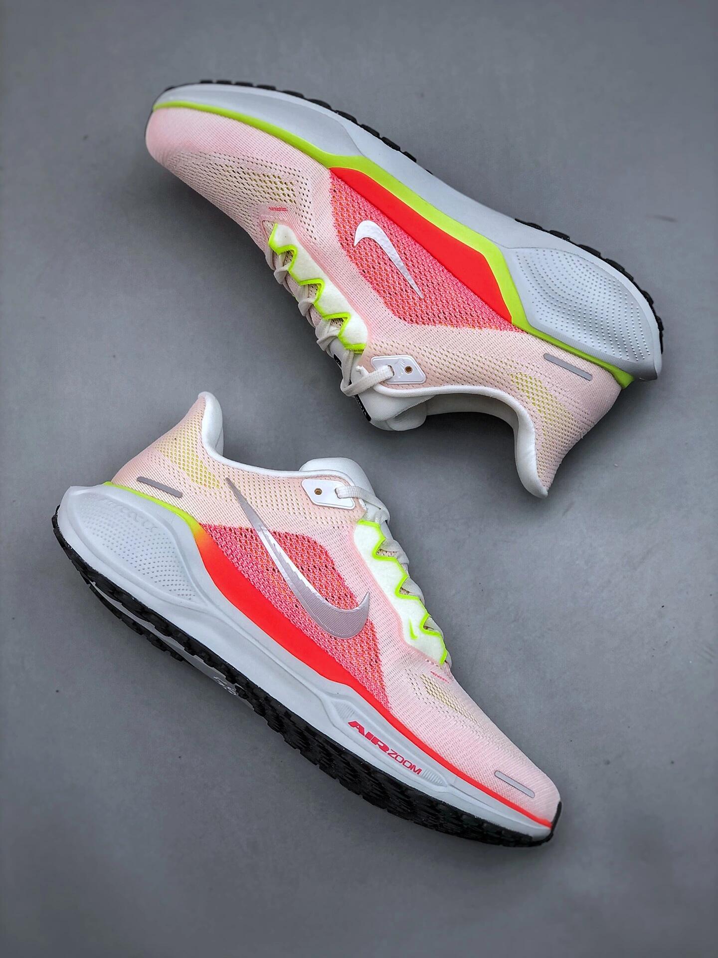 👟 这双跑鞋就像亲密的伙伴，让你每一步都舒适自如。