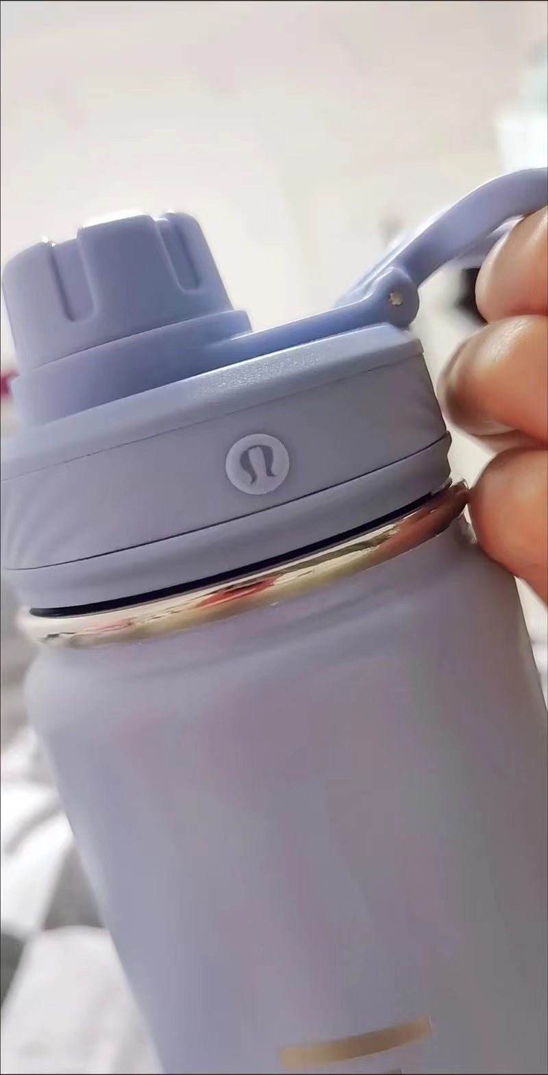 lululemon运动水壶学生孩子的便携水杯