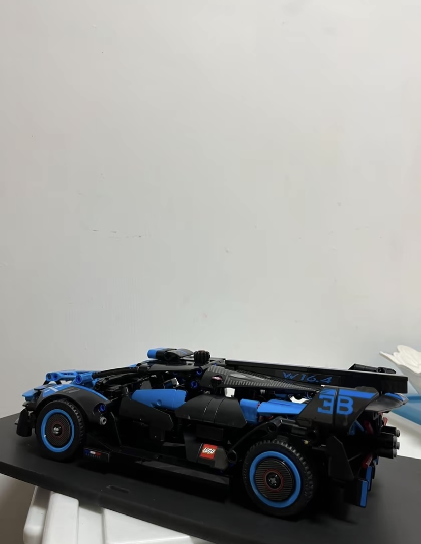 入手心仪的布加迪模型太快乐了！