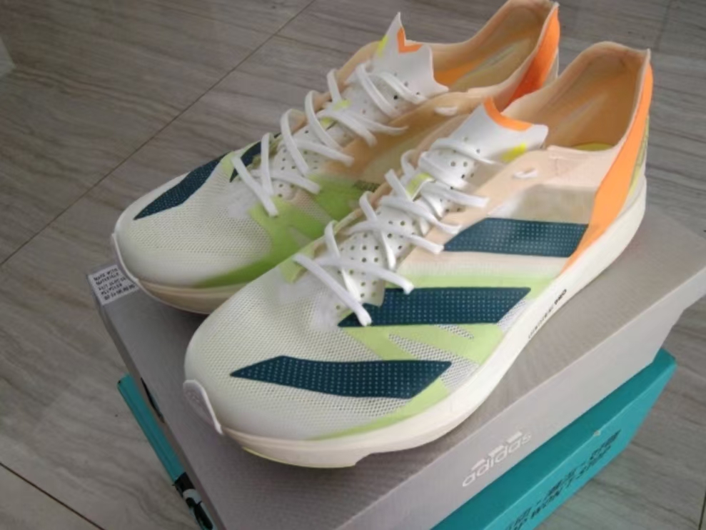 很专业颜值很高的跑步鞋！